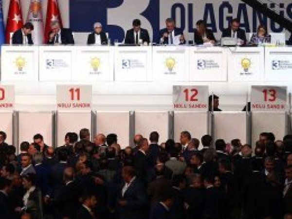 AK Parti Tüzüğü'nde 11 maddelik değişiklik