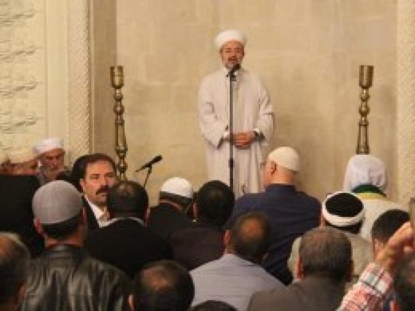 Görmez Diyarbakırlılarla sabah namazında buluştu