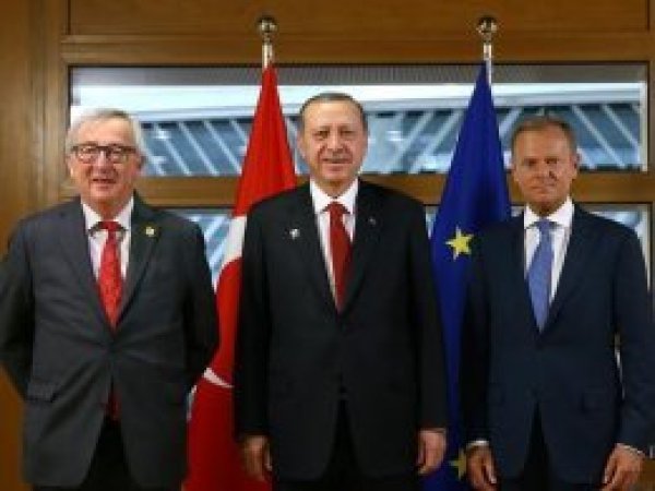 Erdoğan, Tusk ve Juncker ile görüştü