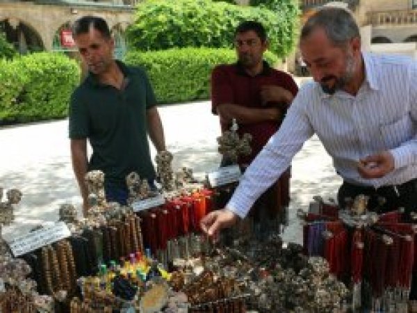 Ramazan ayının gelmesiyle esans ve tesbihe rağbet arttı