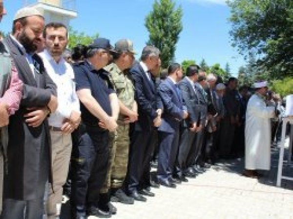 Saldırıda ölen Başhekim defnedildi
