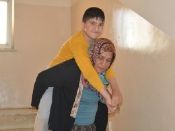 TOKİ konutlarında engellilerin asansör çilesi