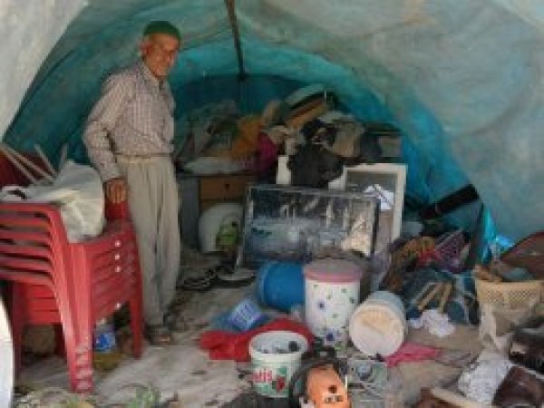 'Evleri yıktıktan sonra bizi terk ettiler'