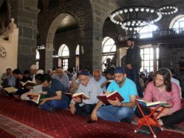 'Gençler Kur’an’a aşkla ve şevkle bakıyor'