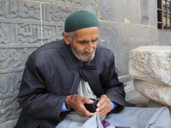 'Kur'an-ı Kerim dinleyerek hayata tutunmaya çalışıyorum'