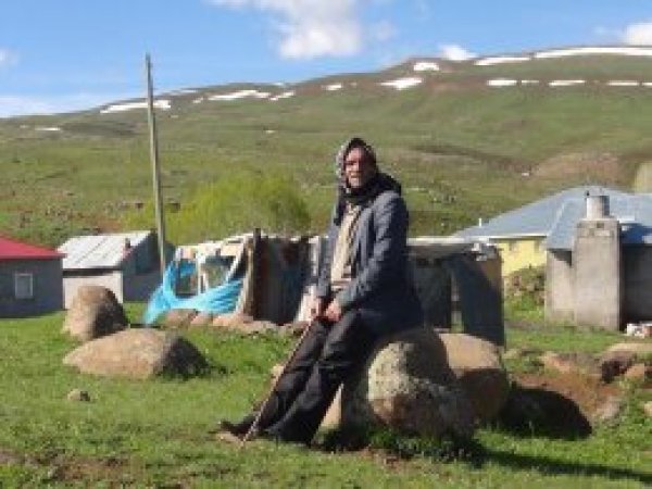 Karlıova'daki hayvan sahipleri endişeli
