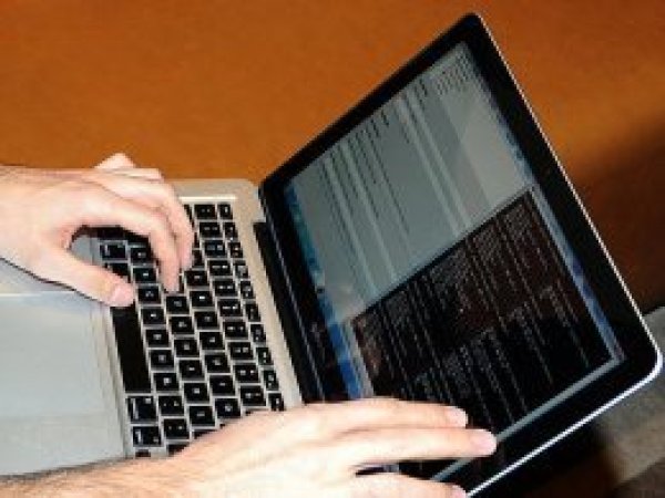 Hacker saldırıları bölgeyi 'siber savaş' arenasına çevirdi