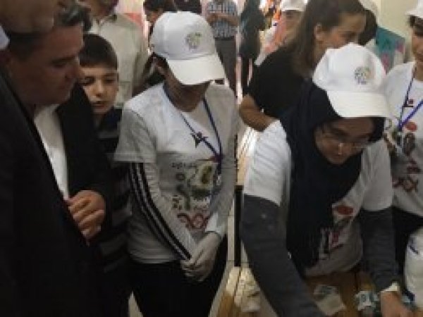 Kız imam hatip lisesi öğrencilerinden bilim fuarı