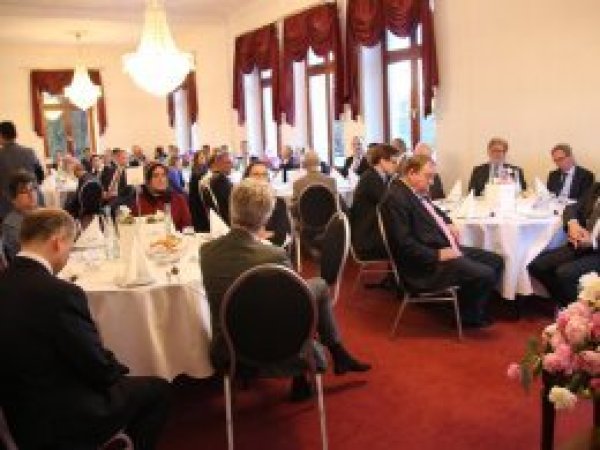 Köln'de geleneksel iftar programı düzenlendi