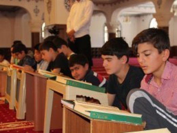 Camiler çocuk sesleriyle şenlendi