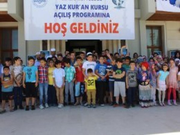 Çocuklar camilere akın etti