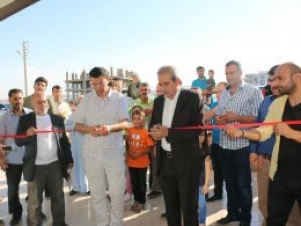 Yetim ve öksüzler için giyim mağazası açıldı