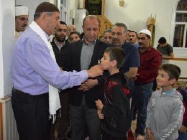 Bitlis'te Sakal-ı Şerif için kuyruğa girdiler