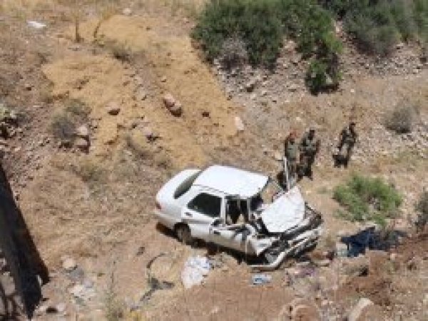 Kahta'da otomobil şarampole uçtu: 2 ölü