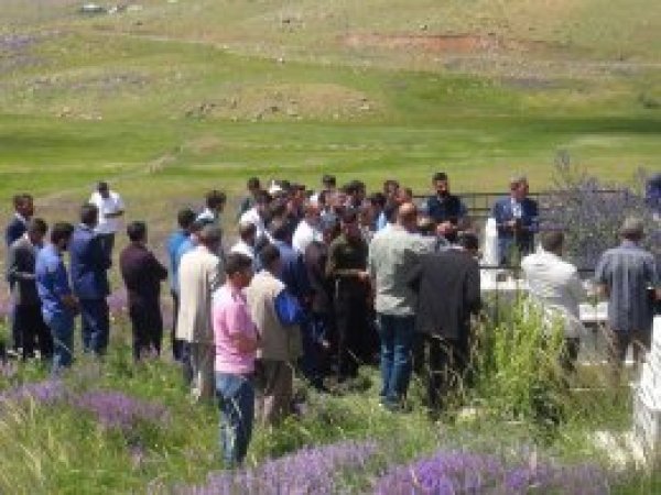 Karlıova'da şehit kabirleri ziyaret edildi