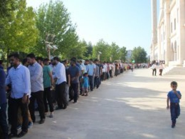Adana’da peygamber sevdalıları bayramlaştı