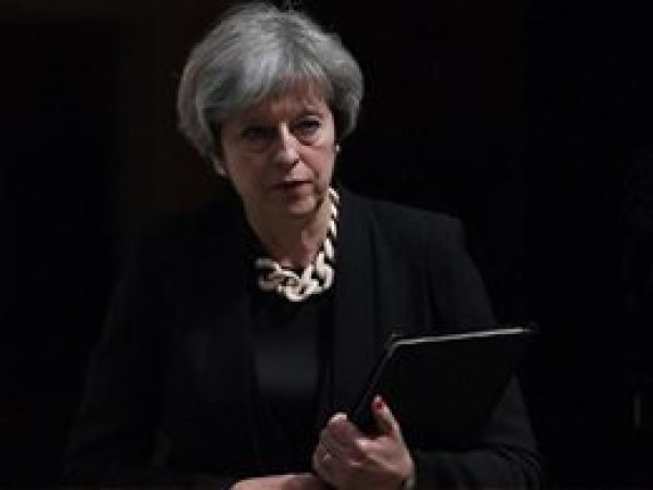 May'in azınlık hükümeti güvenoyu aldı