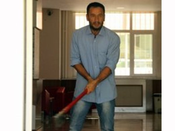 Müftülükte baltayla terör estirdi