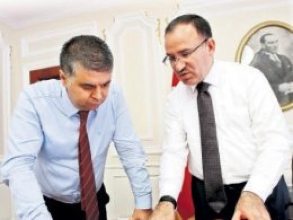 Bozdağ: FETÖ'cüler Hristiyan oluyor