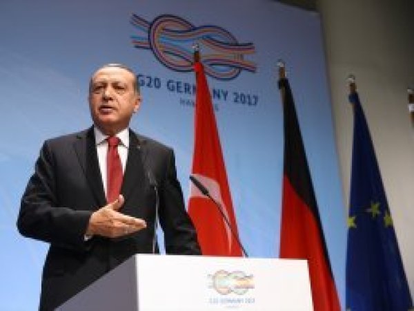 Erdoğan Demirtaş için 'terörist' dedi