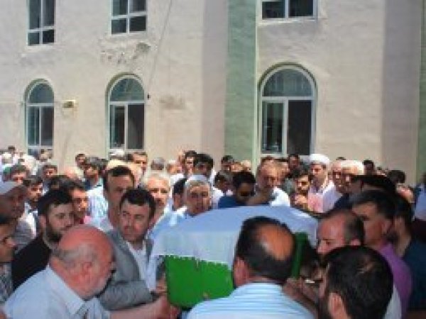 HÜDA PAR Sözcüsü Yavuz'un annesi defnedildi