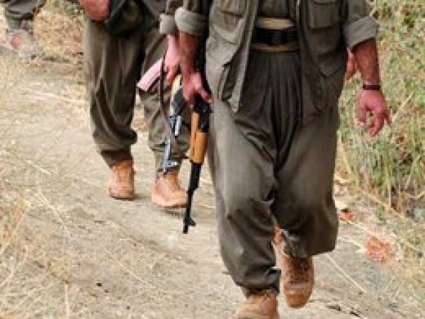 PKK işçileri taşıyan araca saldırdı: 2 ölü 5 yaralı