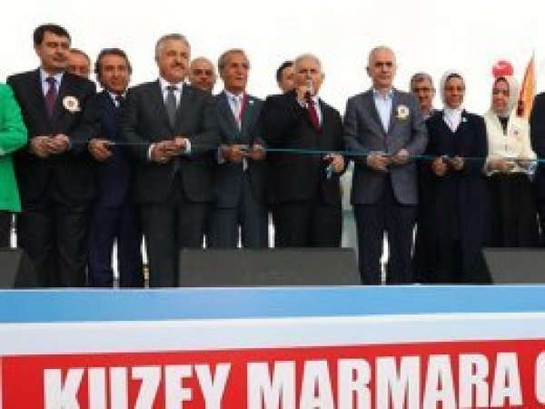 "Siyasi fantezilerle milleti meşgul ediyorlar"