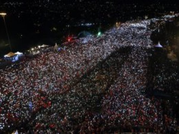 Şehitler Köprüsü'nde görkemli anma töreni