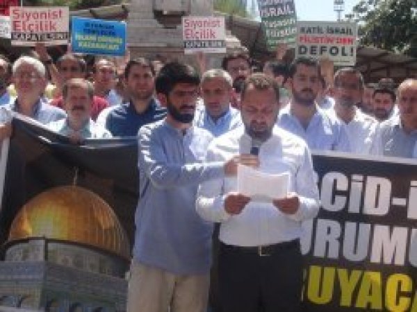 'İsrail sadece Müslümanlar için değil insanlığa beladır'