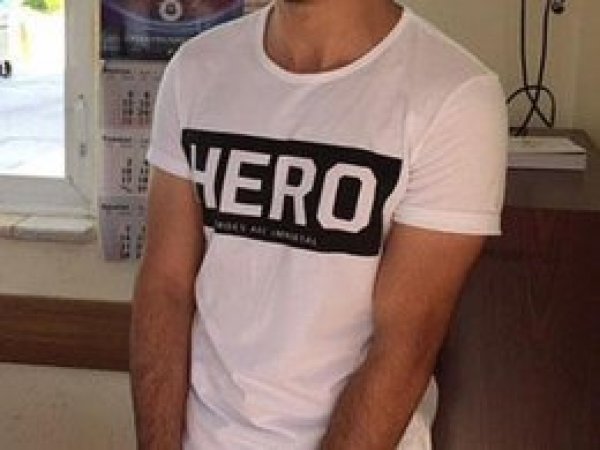 Erzurum'da 'Hero' yazılı tişört giyen 2 kişiye gözaltı
