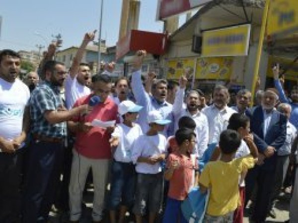 Hilvan'da siyonist çete tel'in edildi