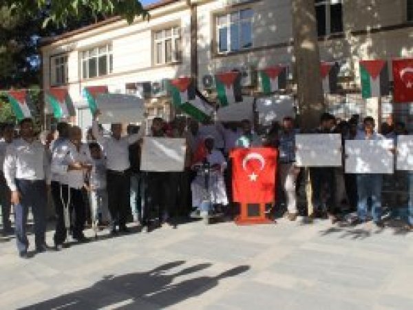 Akçakale'de işgalci Siyonistler tel'in edildi 
