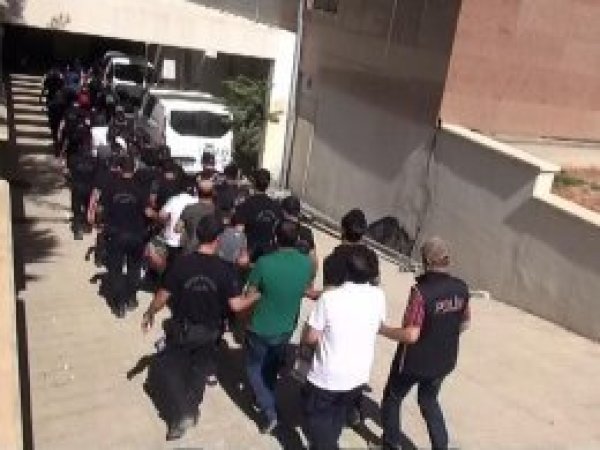 Antep’te IŞİD operasyonunda 5 tutuklama