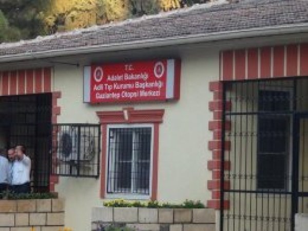 Bir genç otel odasında ölü bulundu
