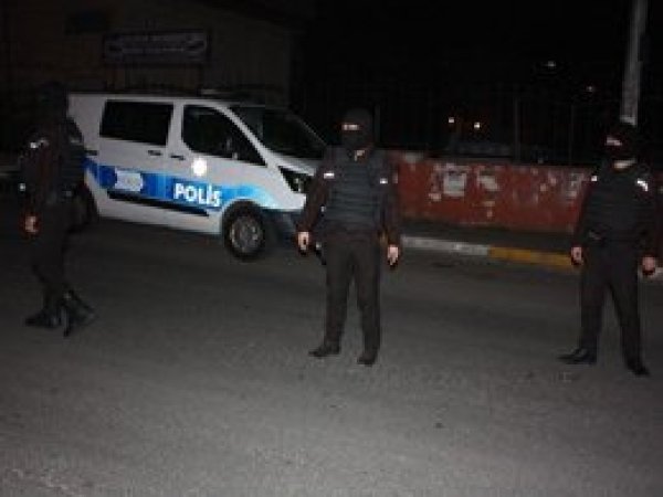 Diyarbakır'da emniyet müdürlüğüne saldırı