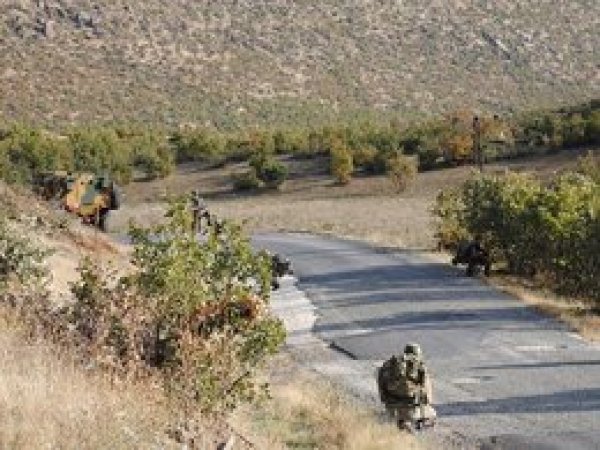 Siirt’te saldırı: Bir asker ve korucu yaralı
