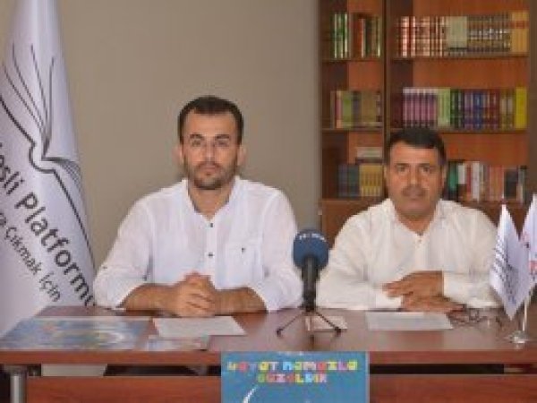 Kur'an Nesli Platformundan namaz programı