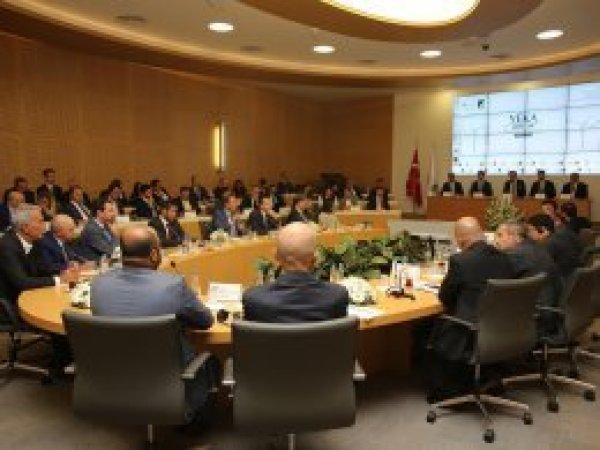 Bakan Albayrak'tan rüzgar enerjisi ihalesi açıklaması