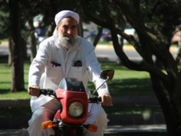 Diyarbakır'da yaşlı adamın motosiklet tutkusu