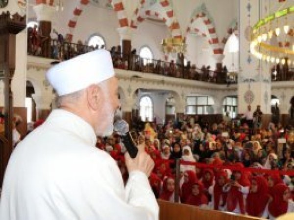 Van’da cami-çocuk buluşması