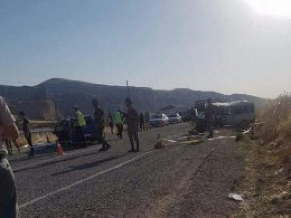 Batman'da trafik kazası: 1 ölü, 12 yaralı
