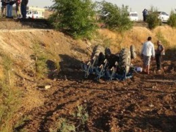 Kilis'te Traktörün altında kalan 2 çocuk öldü