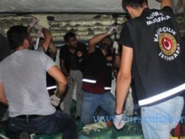 Mersin'de bir gemi uyuşturucu yakalandı
