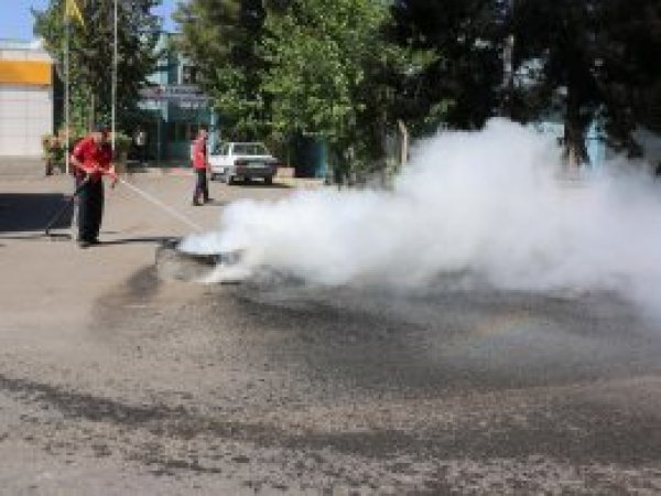 Urfa'da esnaf elektrik kesintisini protesto etti