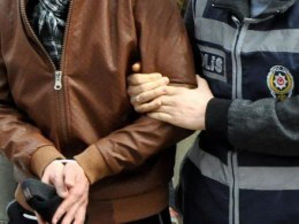 İzmir'de El Nusra operasyonu: 8 gözaltı 