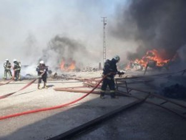 Antep'te tekstil fabrikasında yangın