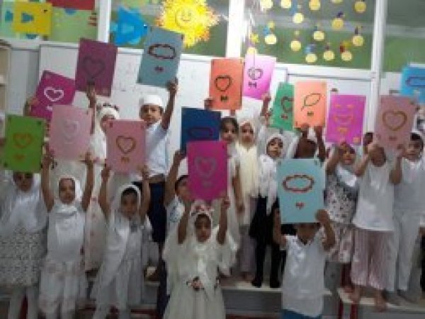 Minik Kuran talebelerinin karne heyecanı