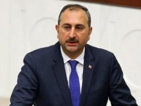 Adalet Bakanı Gül'den Adil Öksüz açıklaması