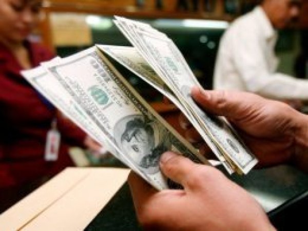 Dolar yılın en düşük seviyesine geriledi