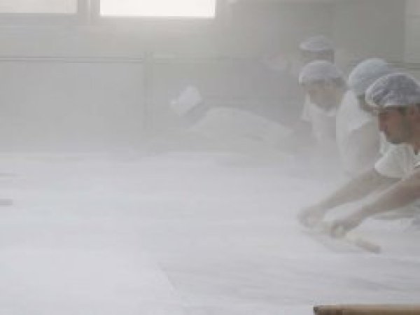 Gastronomi şehrinde tatlı bayram mesaisi